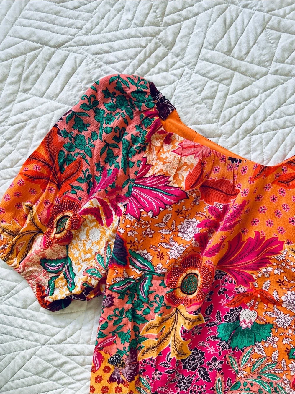 LOFT Floral Patchwork Sweetheart Neckline Puff-Sleeve Top
